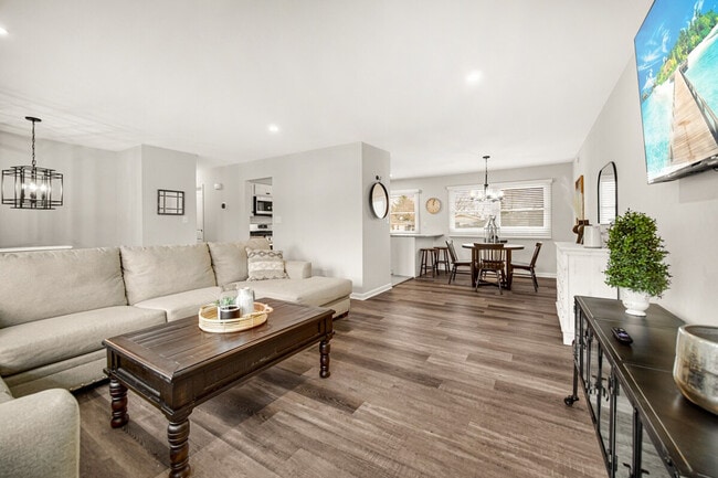 Photo - 560 Kathleen Dr Unit ID1301332P