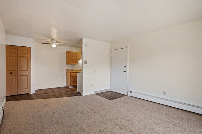 Photo - Crossroads Apartments