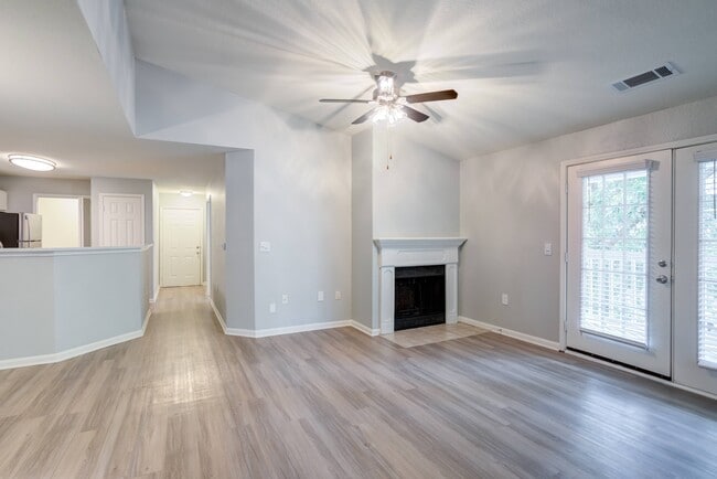 Photo - Marina Pointe