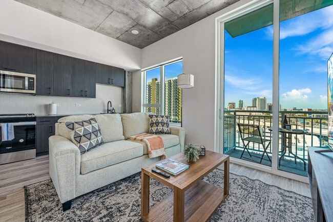 Building Photo - 617 N 12th St Unit ID1313907P