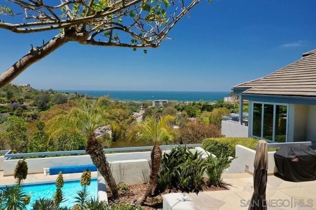 Photo - 2771 St Laurent Pl