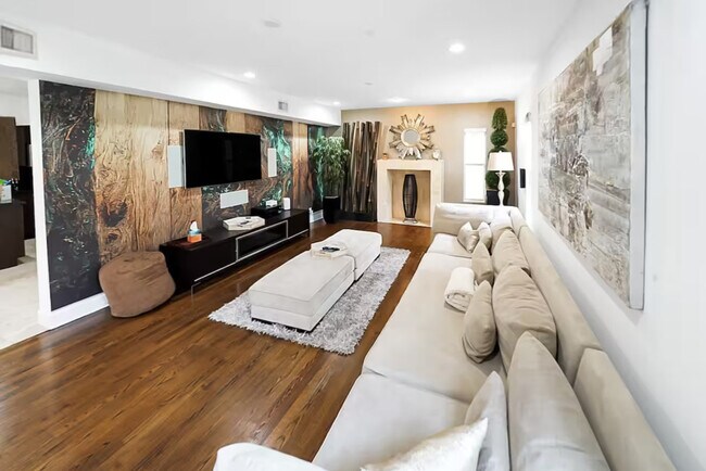 Photo - 200 NE 16th Ave Unit ID1369656P