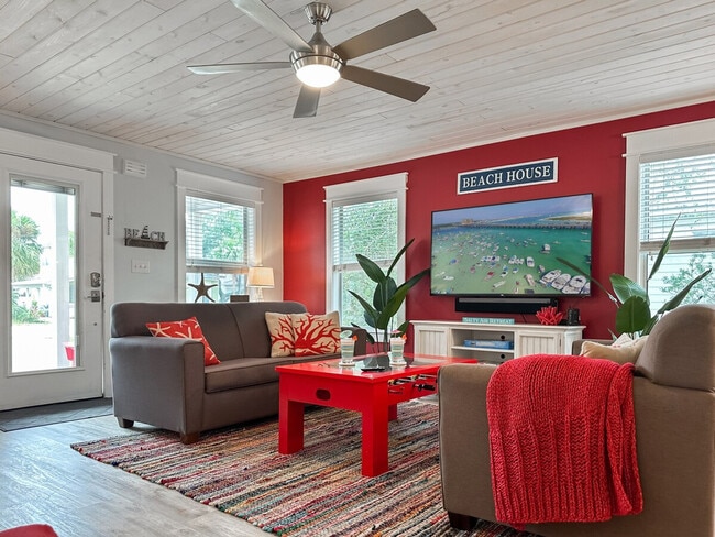 Building Photo - 4507 Luke Ave Unit ID1285908P