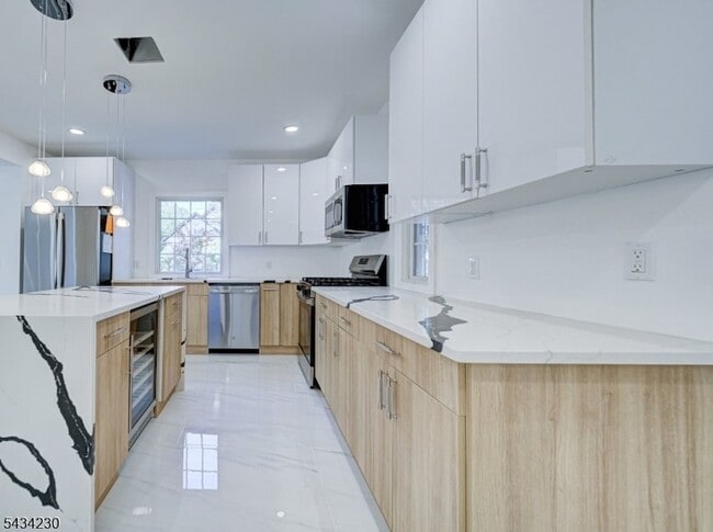 Photo - 217 Heywood Ave