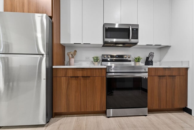 Photo - 600 Broadway-SI ID1240289P Unit SI ID1240289P