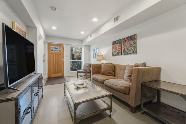 Building Photo - 512 Bouldin Ave Unit SI ID1492688P