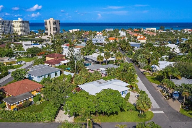 Building Photo - 461 Jupiter Ln