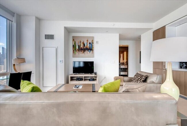 Photo - 605 W 42nd St Unit ID1016142P