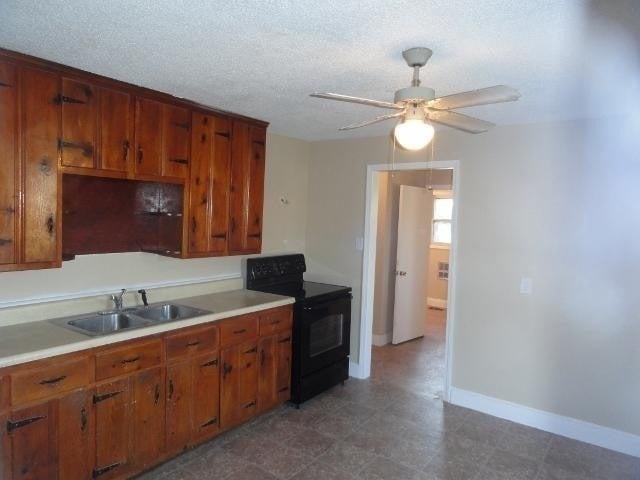 Photo - 1319 Searcy St