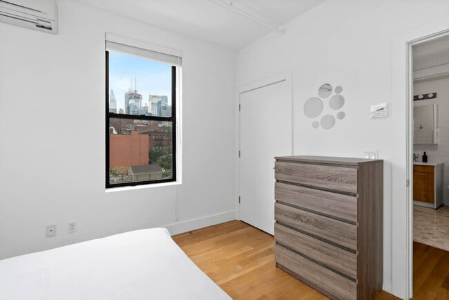 Photo - 517 W 45th St Unit ID1224963P