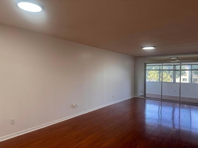 Photo - 3178 Via Poinciana Unit 3030