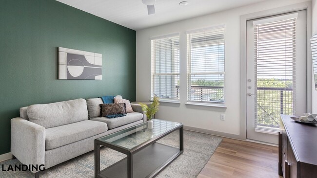 Building Photo - 6426 Crystal Run Unit 3307