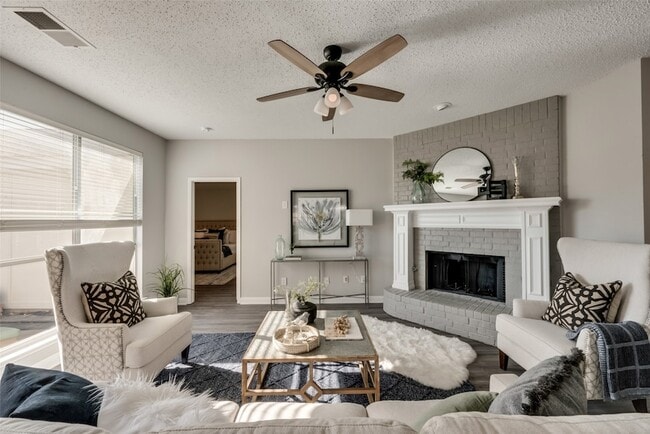 Photo - 5509 Fruitwood Dr