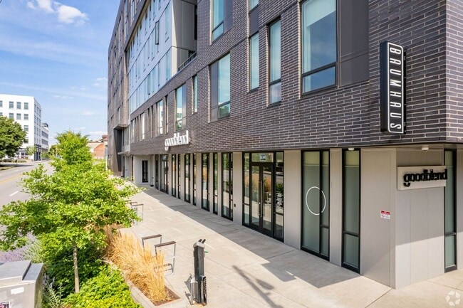 Photo - Baumhaus Apartments