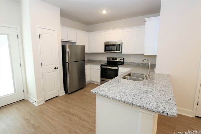 Photo - 2515 Lynwood Bnd