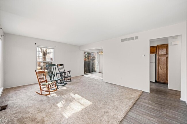 Photo - 24692 N Meadow Dr Unit 9 / 3