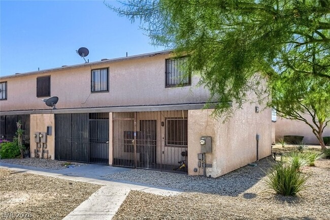 Building Photo - 3501 Rio Robles Dr