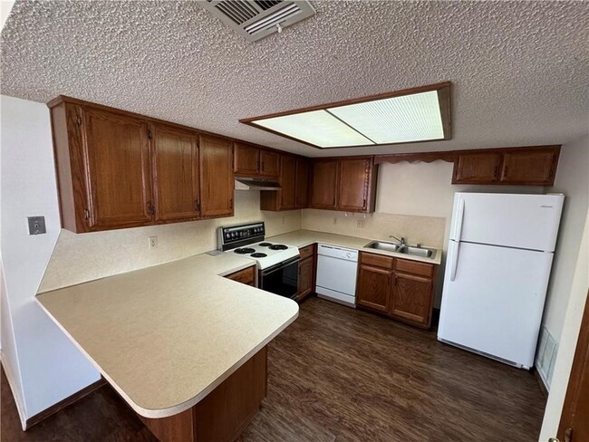 Photo - 317 S 11th Pl