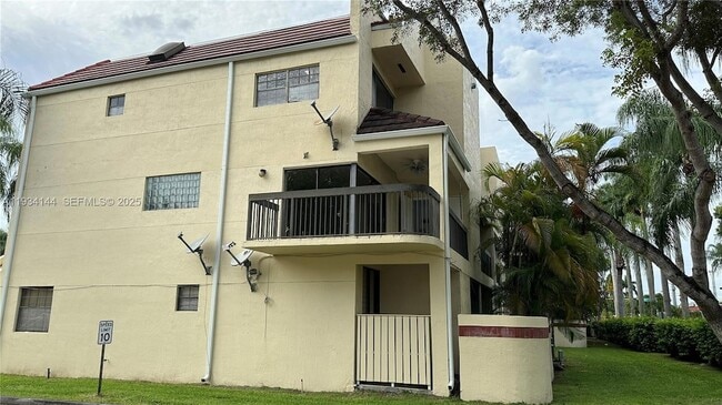 Photo - 8834 SW 130th Ct Unit 212