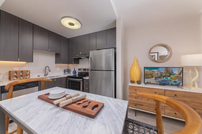 Photo - Mia Palo Alto