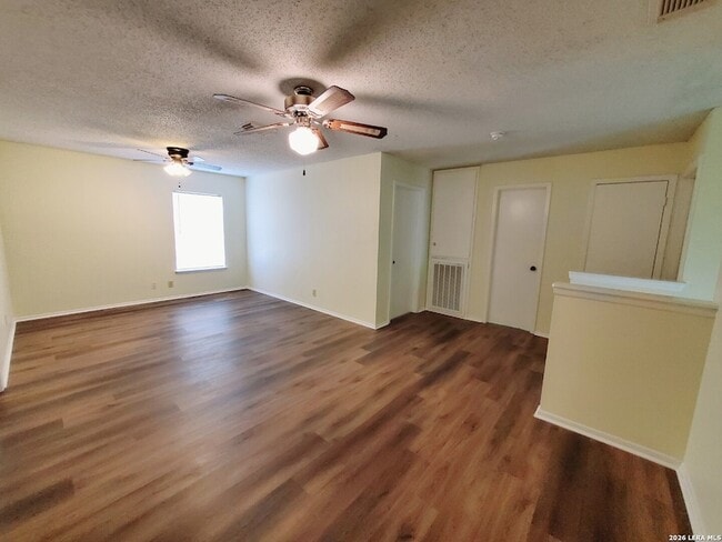 Photo - 8219 Sunshine Trail Dr