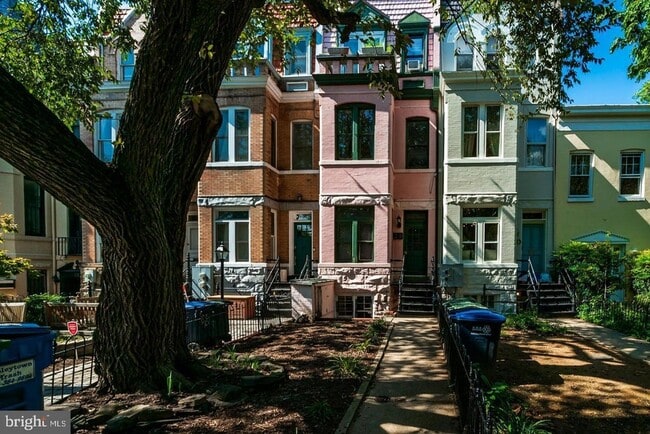 Photo - 318 North Carolina Ave SE