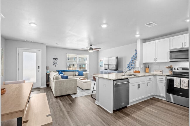 Building Photo - 2031 Lake View Cir Unit SI ID1467069P