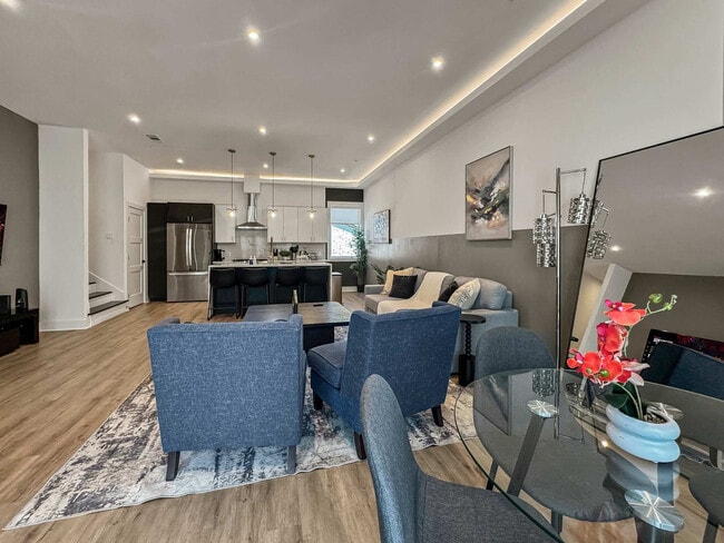 Photo - 1731 N Fitzhugh Ave Unit ID1251883P