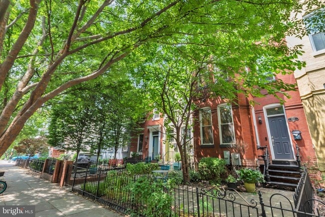Photo - 1810 6th St NW
