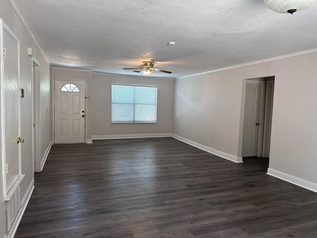 Photo - 298 Lamaloa Ln