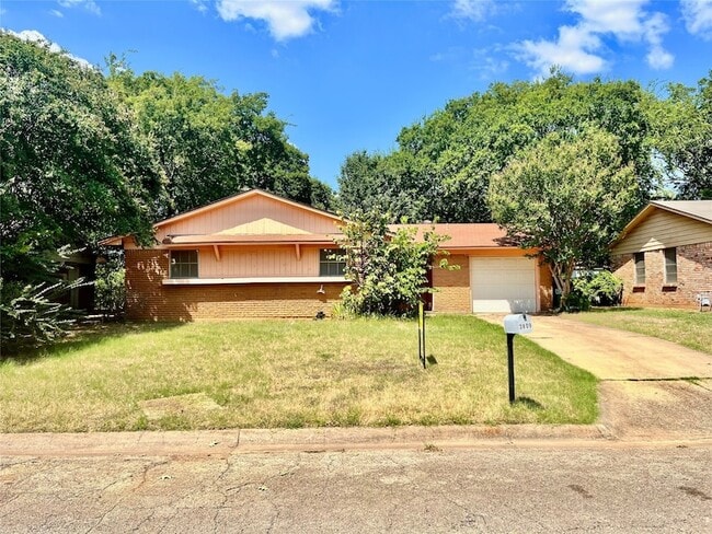 Photo - 3809 Titan Trail