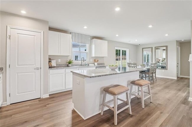 Photo - 6644 Red Oak Wy