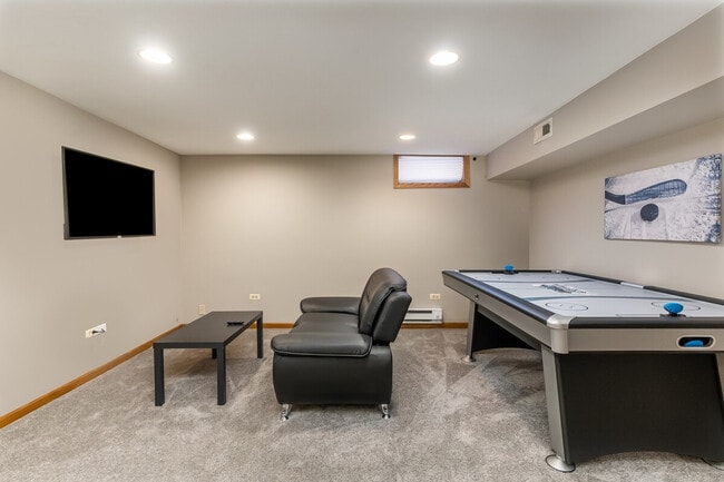 Photo - 330 N Maple St Unit ID1285048P