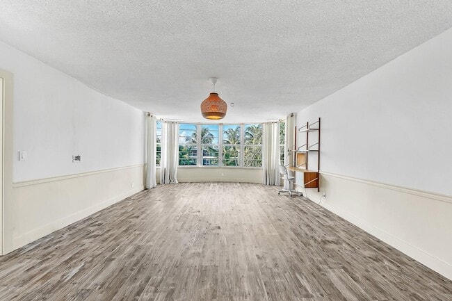 Photo - 3051 NE 48th St Unit 301