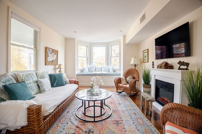 Building Photo - 3 Woodland Dr Unit SI ID1225820P