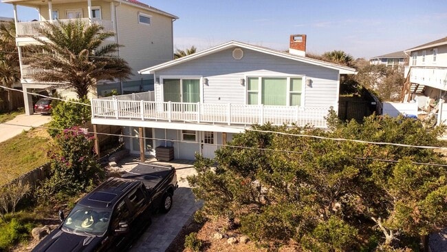 Building Photo - 5455 Pelican Way Unit B