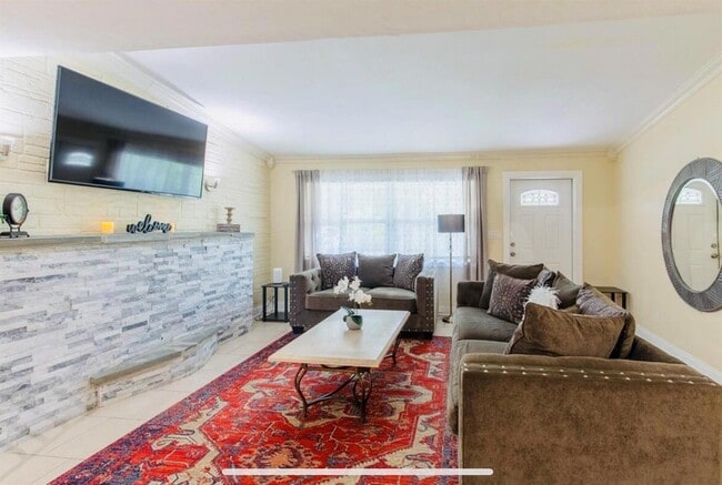Photo - 279 Hach Ln