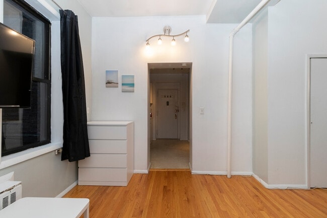 Photo - 1789 1st Ave Unit SI ID1032062P