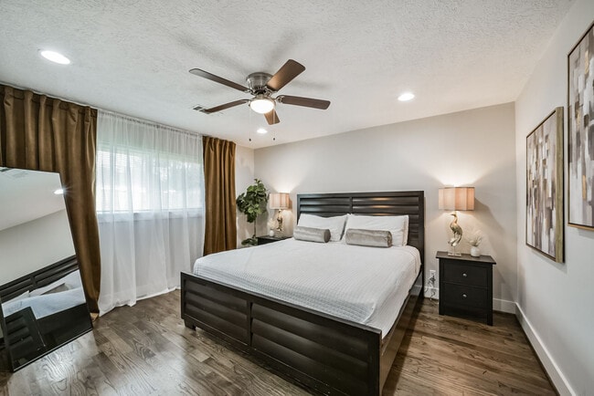 Photo - 5719 Viking Dr Unit ID1316400P