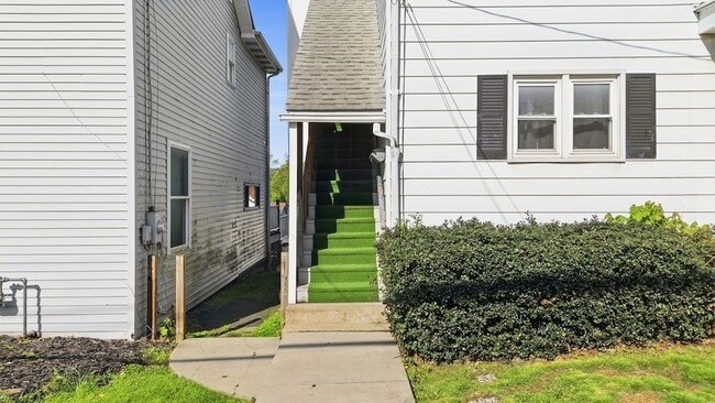 Photo - 129 S Clay St