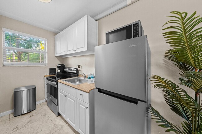 Photo - 1669 Meridian Ave Unit SI ID1540539P