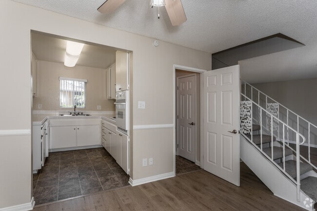 2BR, 1.5BA - 1052 SF - Mango Tree