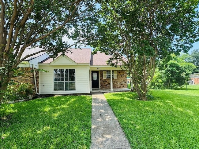 Photo - 821 Colchester Dr