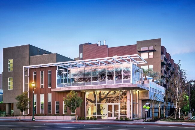 Building Photo - The 1960