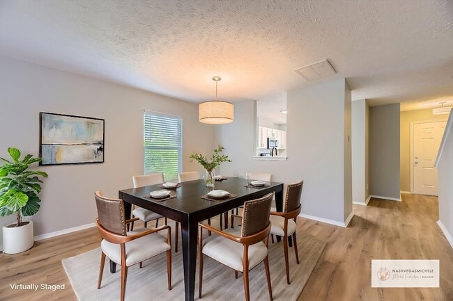 Photo - 5855 Monroe Crossing