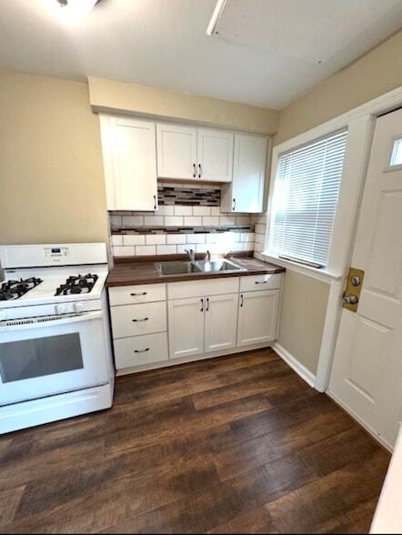 Photo - 2215 Hecker Ave