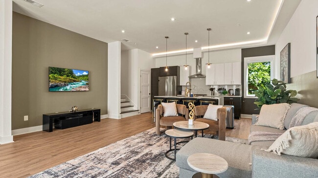 Building Photo - 1733 N Fitzhugh Ave Unit ID1226736P