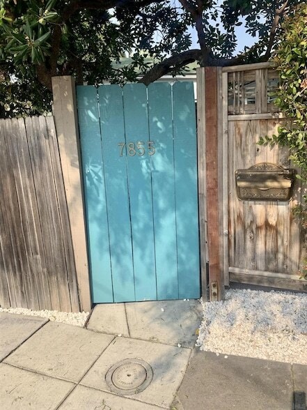 Photo - 7855 Exchange Pl