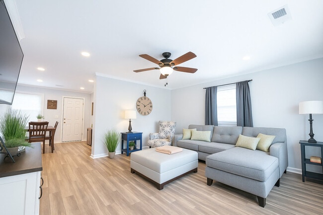 Building Photo - 3830 Manchester Dr Unit ID1293787P