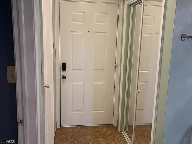 Photo - 420 Stratford Pl